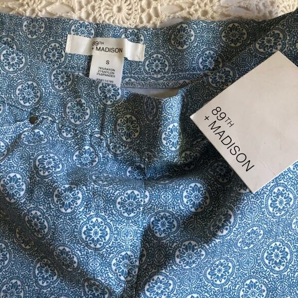89th & Madison Medallion Print Blue Shorts size Small NEW - Picture 4 of 5